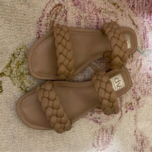 Dolce vita sandals